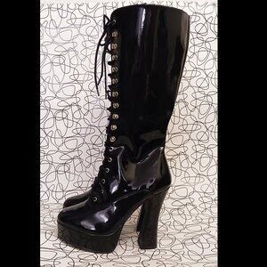 NWOT Tall lace-up sexy platform knee high boots by Pleaser